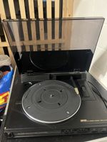 Toshiba L55F Plattenspieler mit Schaden am Deckel