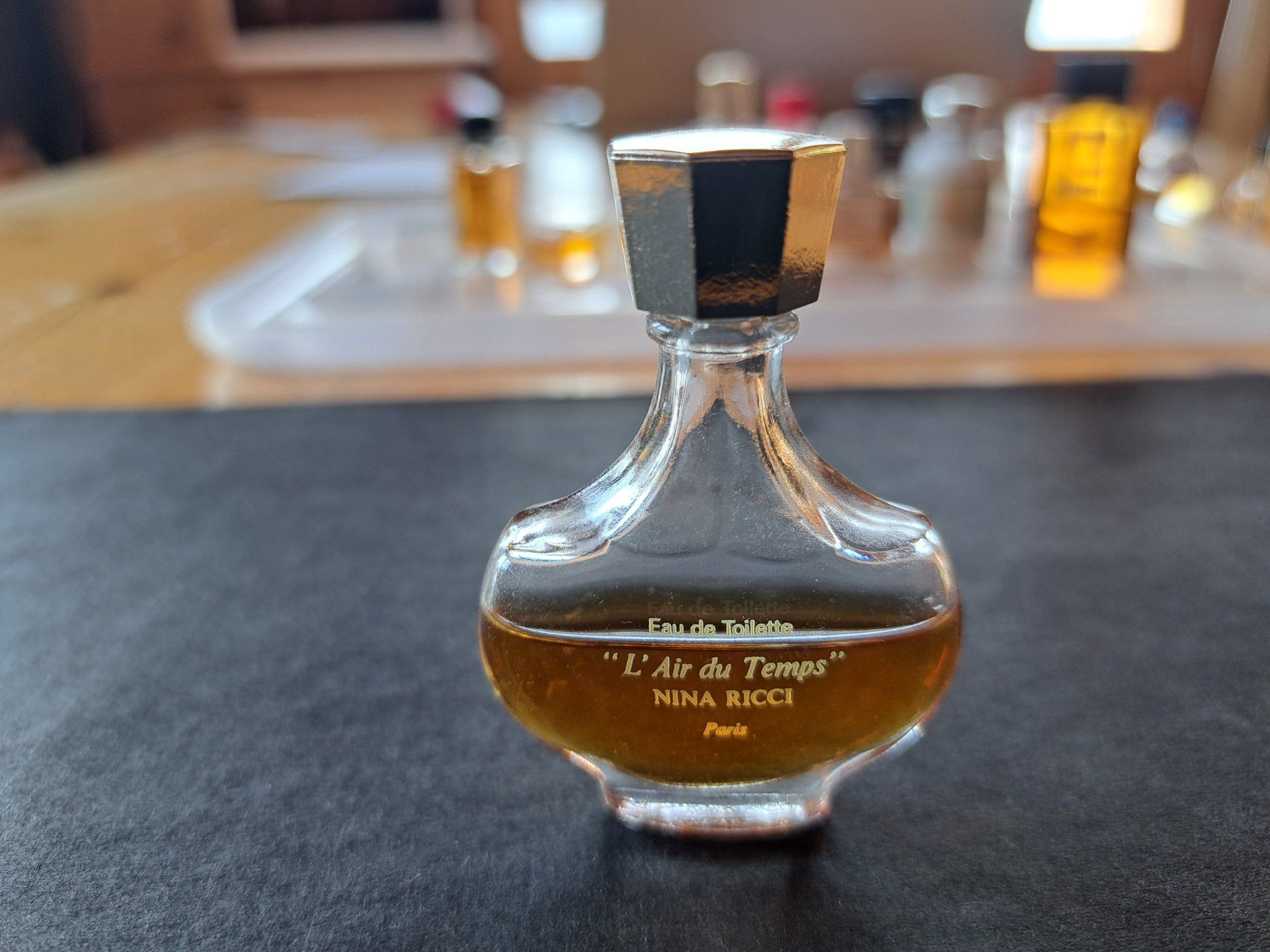 Parfums & Eau de Toilette: 21 parfums miniature de collection – D'occasion à Blonay par Leglaude_01 2