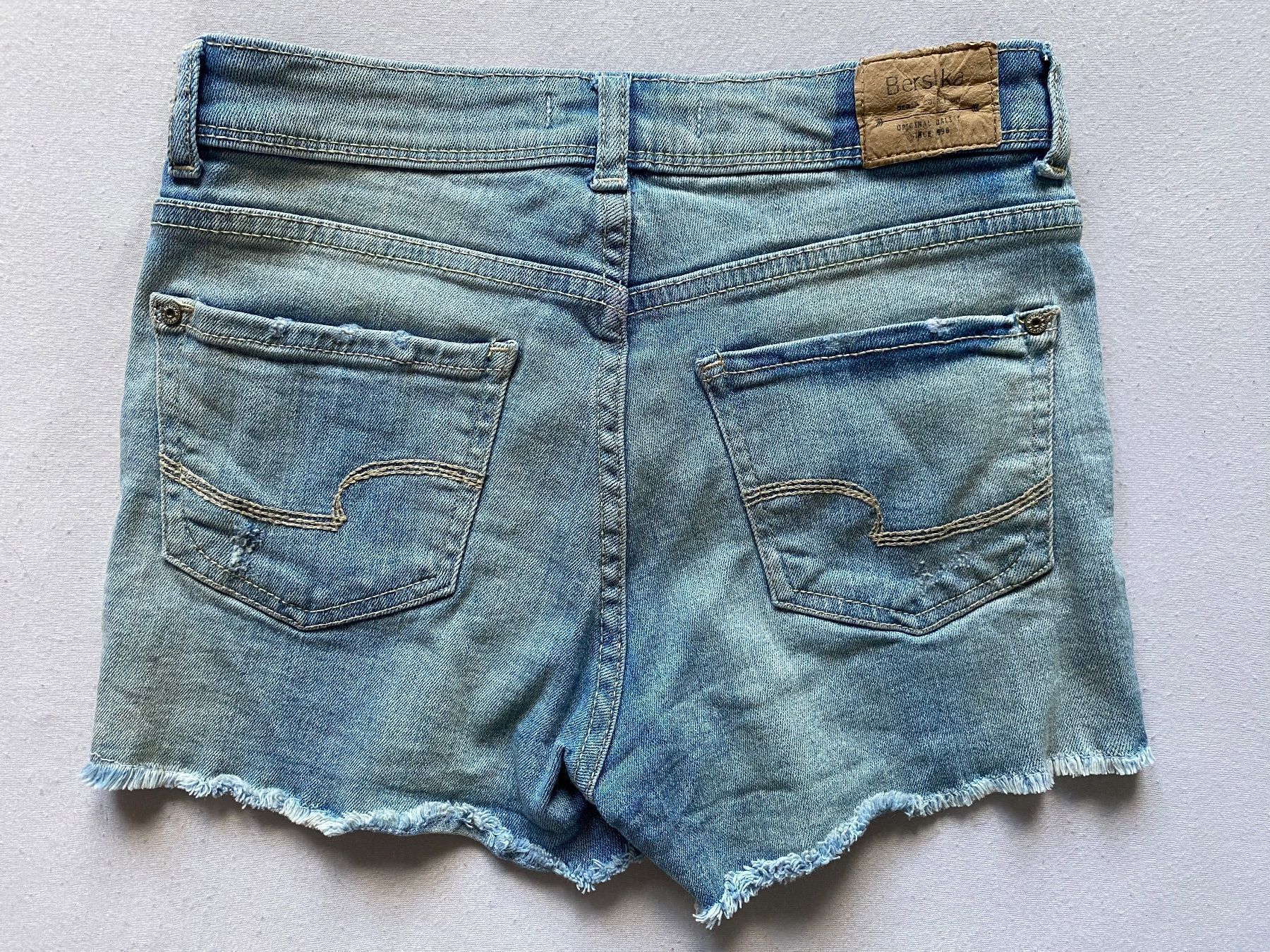 Bershka Pantaloni: Jeansshorts Bershka 34 – Usato da Altendorf venduto da Jeshy15 1