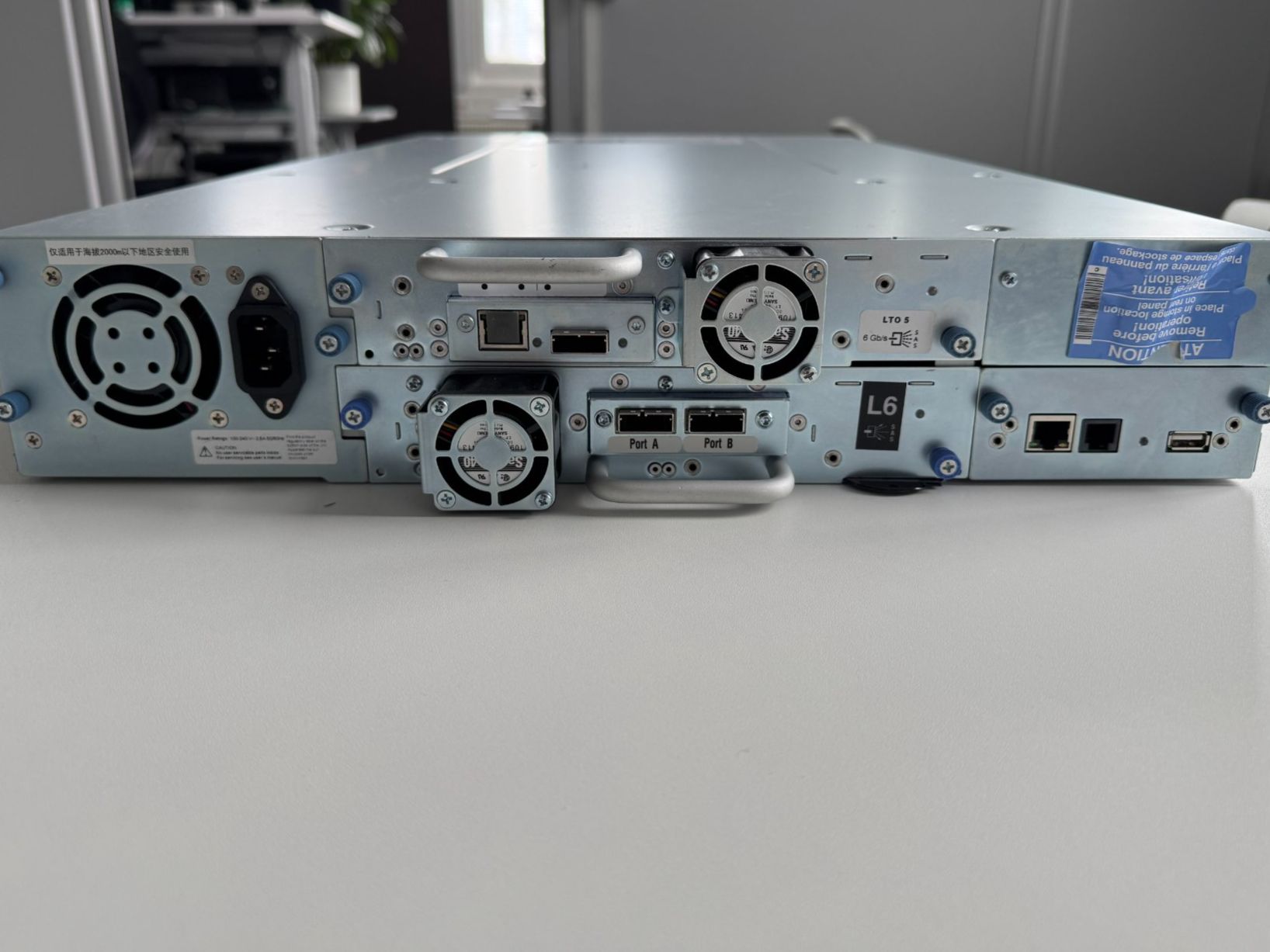 Server: NEOseries LTO-5 SAS Tape Library, Rackmount – Usato da Olten venduto da VJii-Productions 1