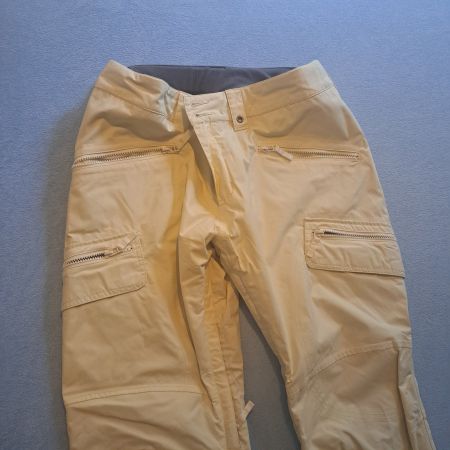 Wintersaison: Beige Schneehose, Skihose, Snowboardhose