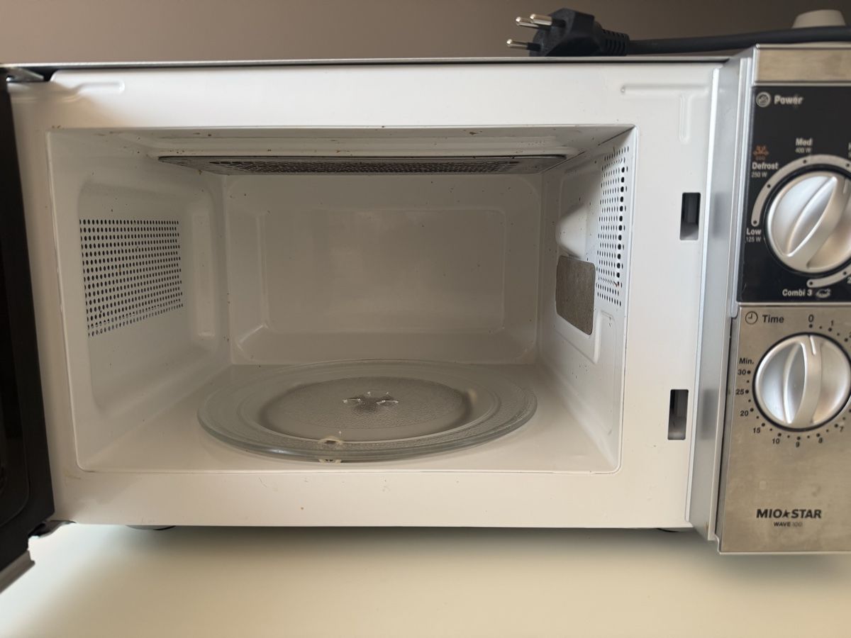Mio Star Appareils de cuisine: MIKROWELLE Mio-Star Wave 100 mit Grill – D'occasion à Biel/Bienne par Schnuffi27 4