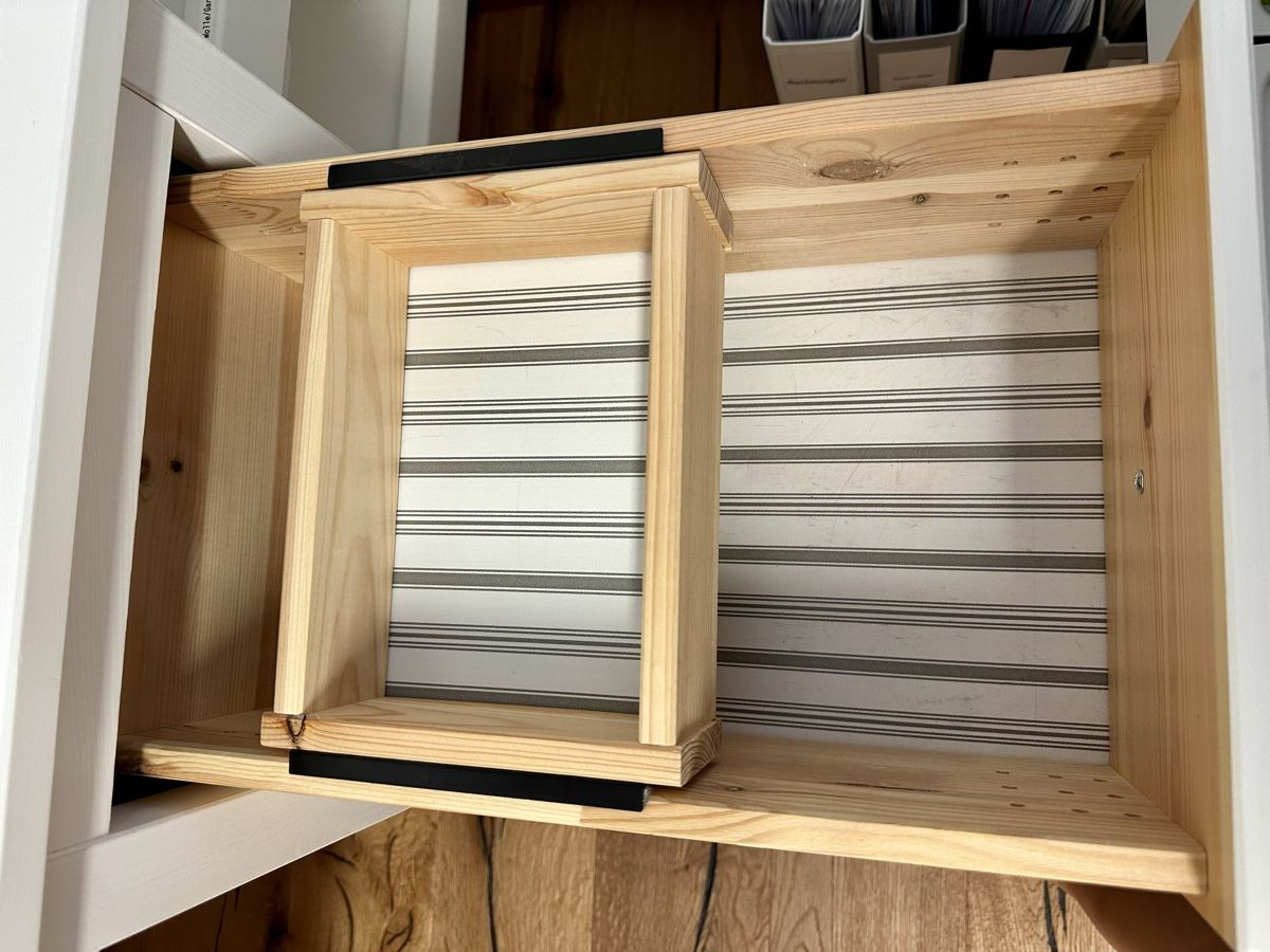 Scrivanie: Pult, weiss gebeizt, HEMNES – Usato da Eschenbach LU venduto da cherryplum 6