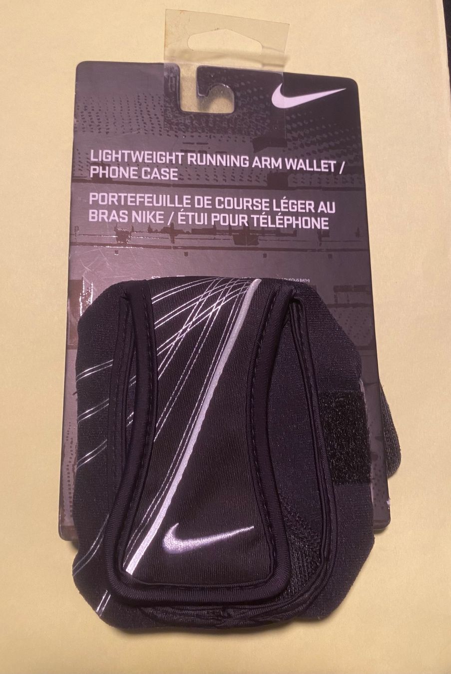 Nike Portafogli: NEU Nike Phone Case / Arm Wallet – Nuovo e nell'imballaggio originale da Basel venduto da Gundeli-25