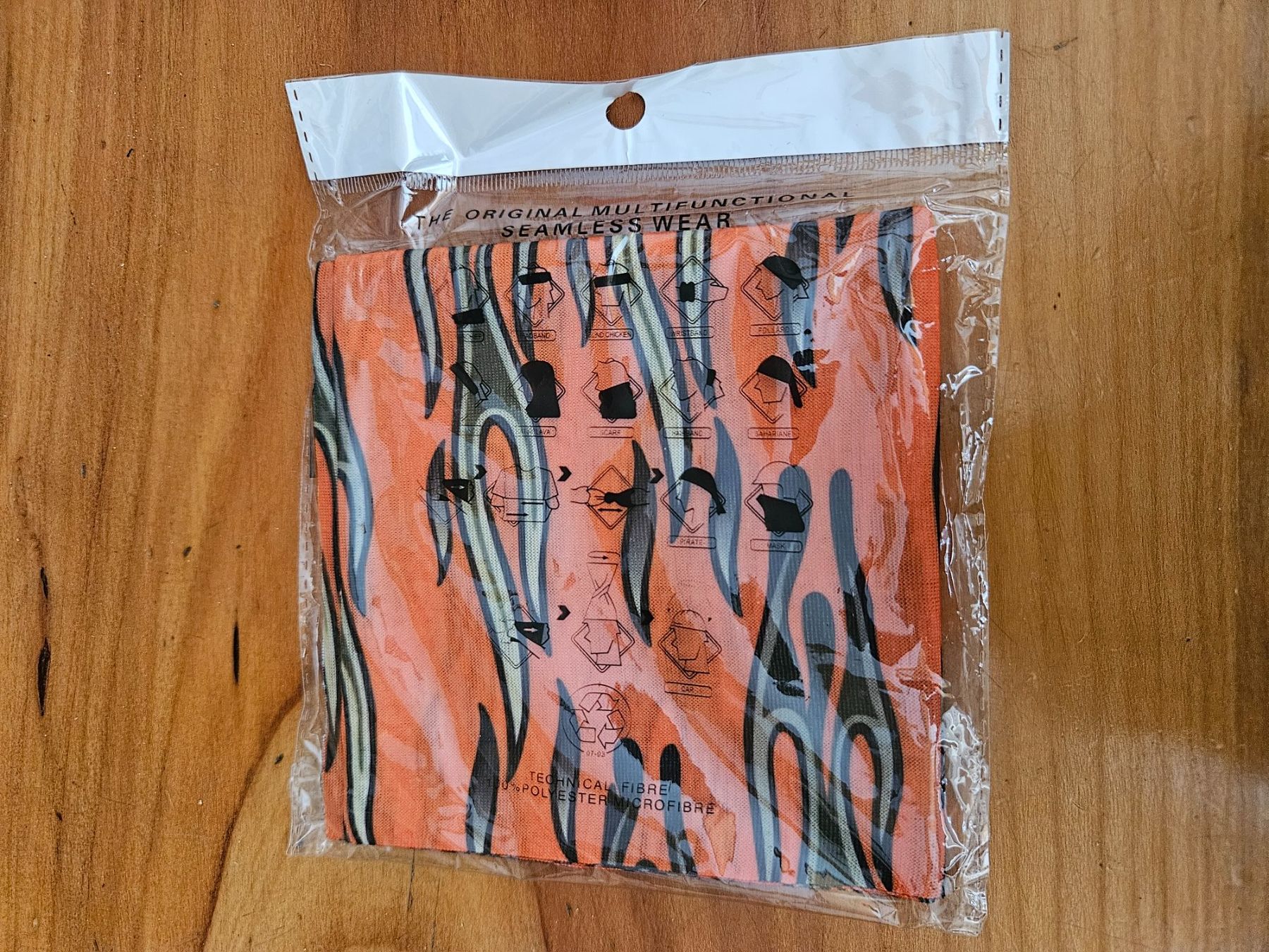 Foulard & Sciarpe: Schlauchtuch Bandana Halstuch – Nuovo e nell'imballaggio originale da St.Gallenkappel venduto da RocknSkull 2