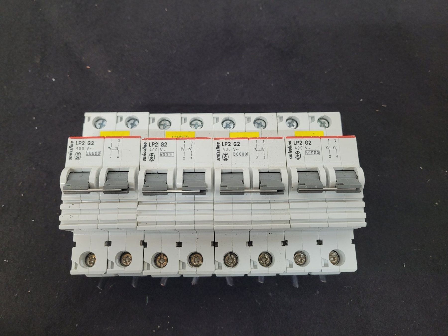 Interruttori: 4 Stück LS - Swissline 400V / LP2 G2 – Usato da Vitznau venduto da Night-Fire 1