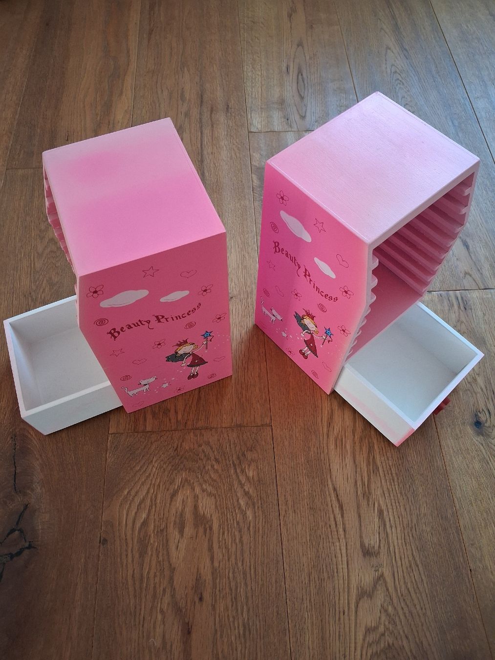 Racks & Ständer: 2 kleine CD Ständer – Gebraucht aus Roggliswil von buechi82