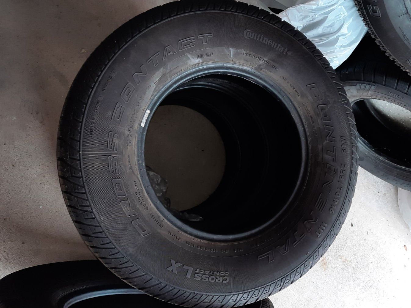 Pneumatici & Ruote complete: 4 x 255/70 R16 111T Continental M+S – Usato da Bronschhofen venduto da Atom999 1