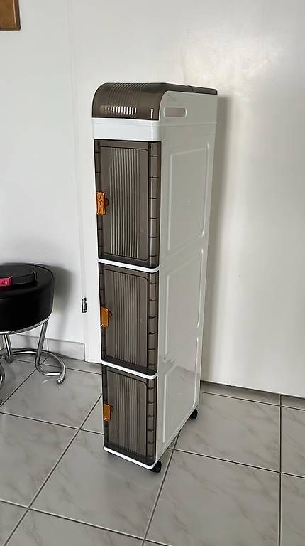 Armadi: Badezimmer Schrank auf Rollen – Usato da Pfäffikon SZ venduto da yello13