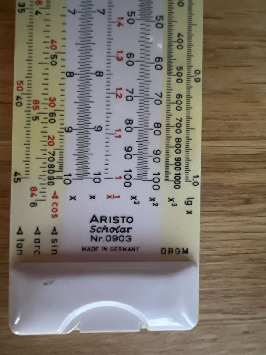 Altro in Scrittura & Disegno: Aristo Scholar Rechenschieber Nr. 0903 + Etui – Usato da Meilen venduto da wehrluzern 1