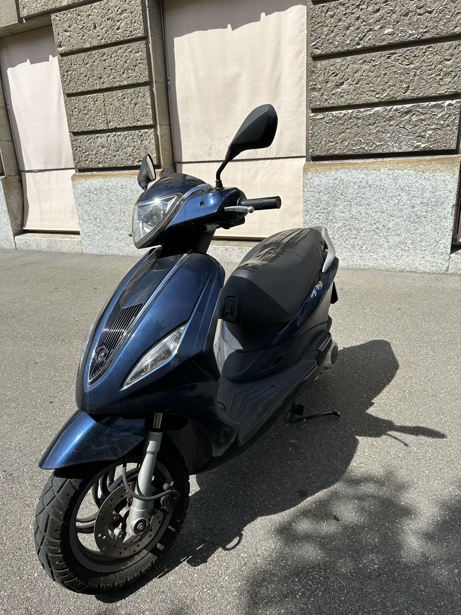 Piaggio Route: Piaggio Fly 125 – D'occasion à Zürich par Paul_Yuen