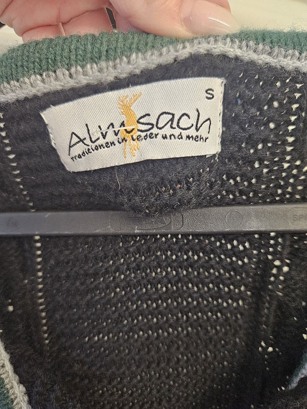 Vestes: Strickjacke Oktoberfest – D'occasion à Dübendorf par dancer90 2