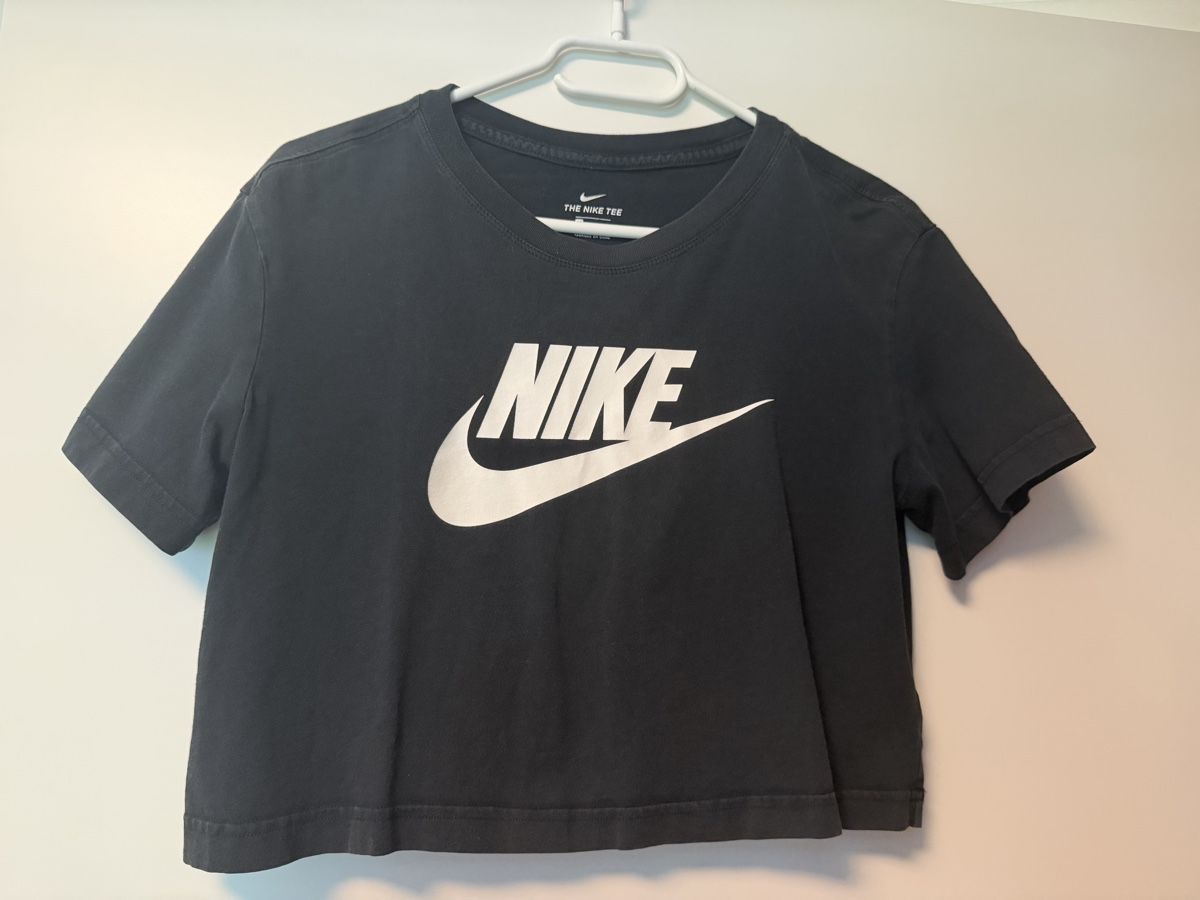 Nike Camicette, T-shirt & Top: Mädchen T-Shirt Nike Schwarz  – Usato da Ruggell venduto da luana_23