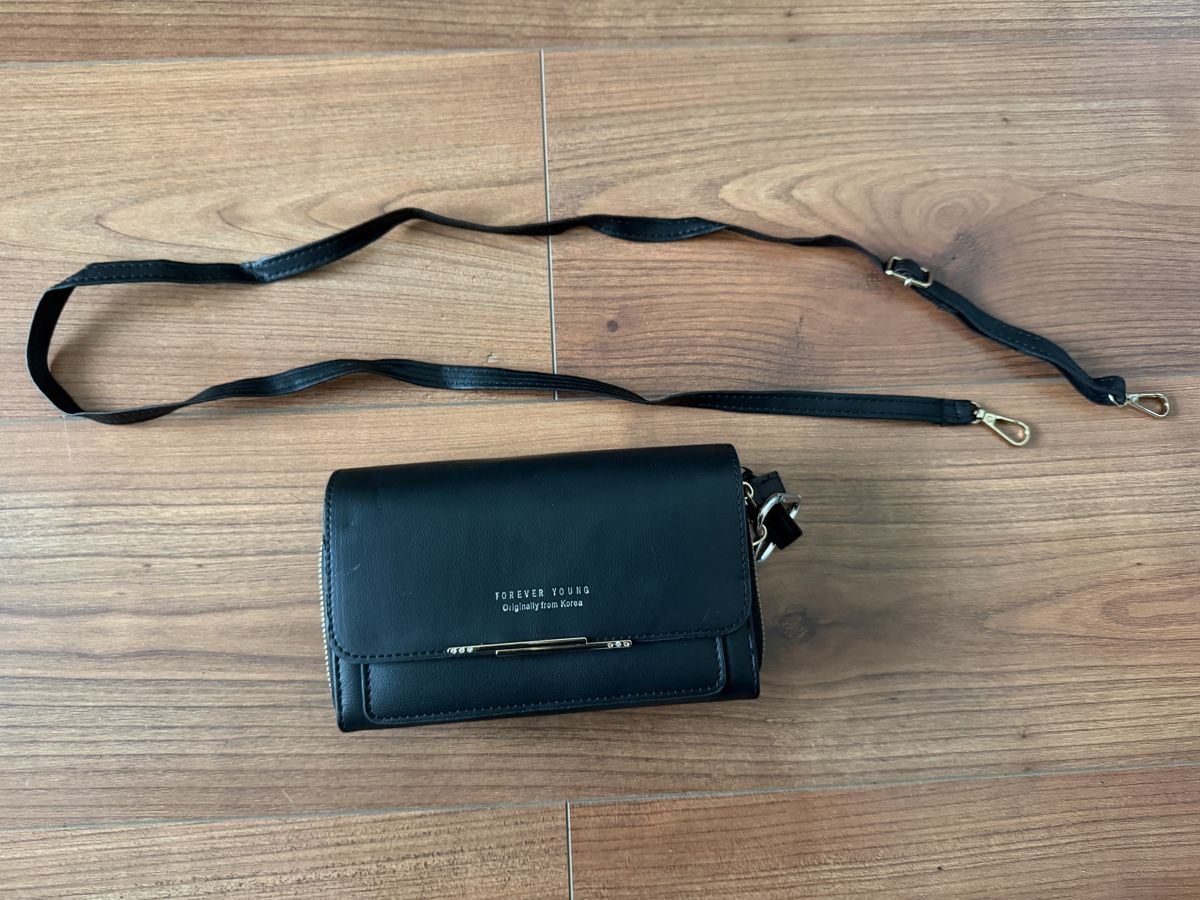 Borse da donna: Damen Tasche schwarz Umhängetasche klein – Usato da Dänikon ZH venduto da RAFIMIKI 2