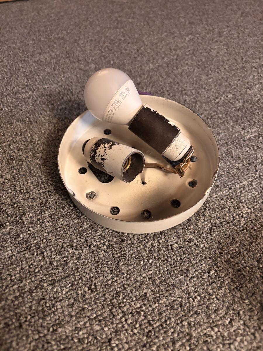 Kronleuchter & Deckenlampen: white ceiling lamp fixture – Gebraucht aus Biel-Benken BL von ste_86wx