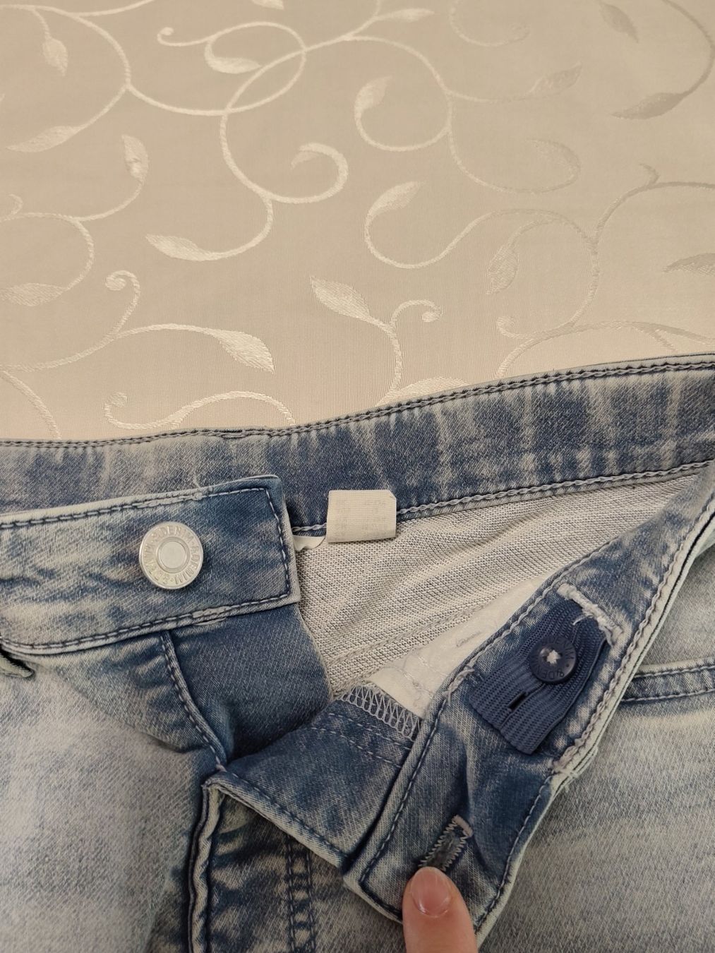H&M Pantaloni: Bermuda Jeans Shorts Gr. 152 von H&M – Usato da Brüttisellen venduto da kikaninchen79 4