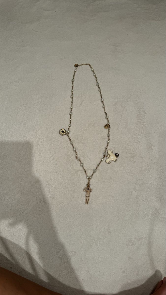Catenine: Collana B&B con perle e ciondoli – Usato da Corseaux venduto da zetajones01