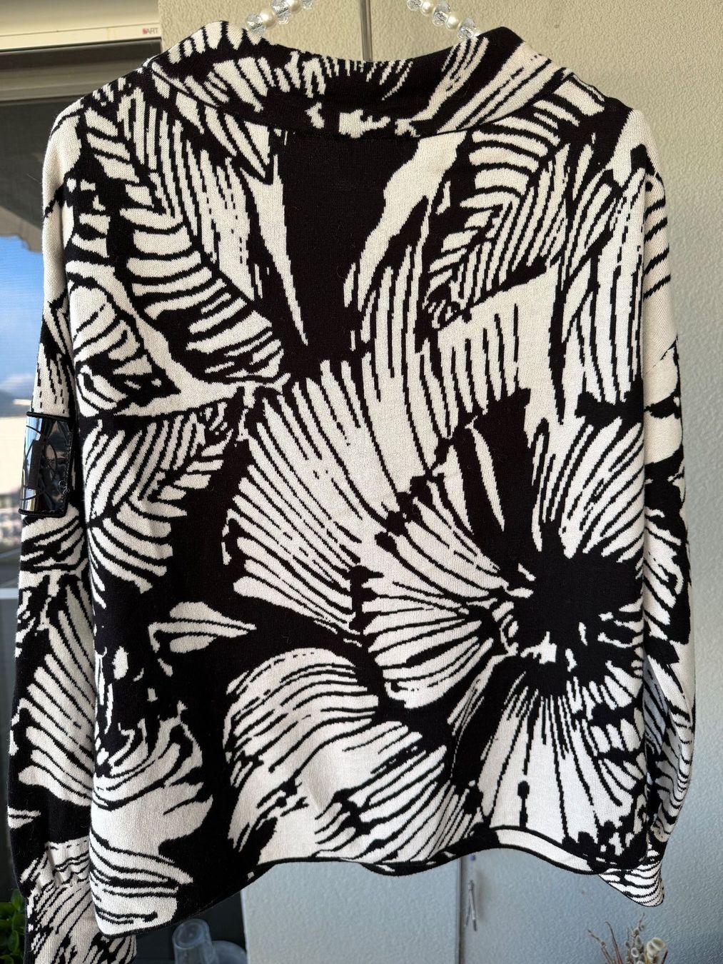 Monari Maglioni & Felpe: Monari Strickpullover Flower-Design schwarz-weiss/36 – Nuovo (secondo la descrizione) da Berneck venduto da Ordnung2021 3