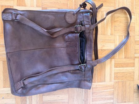 Elegante Ledertasche — ideal für den Herbst! 🍂🛍️