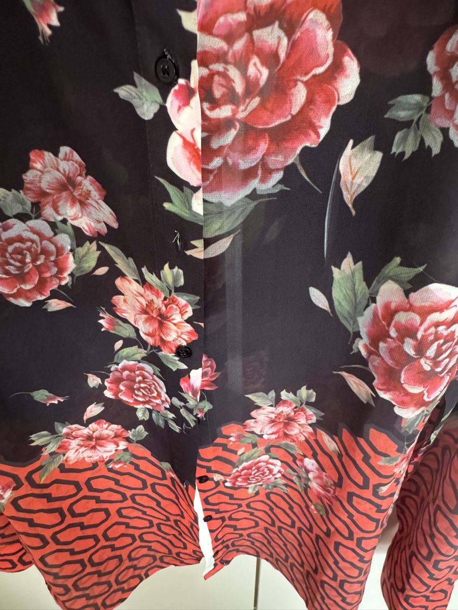 Guess Blusen: Bluse Guess M Rosenmuster  – Gebraucht aus Oberglatt ZH von jul_nhy7 4