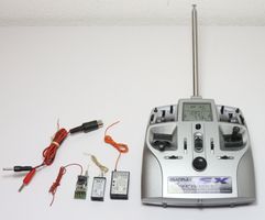 Multiplex Cockpit SX 35MHz Synthesizer Sender + 3 Empfänger