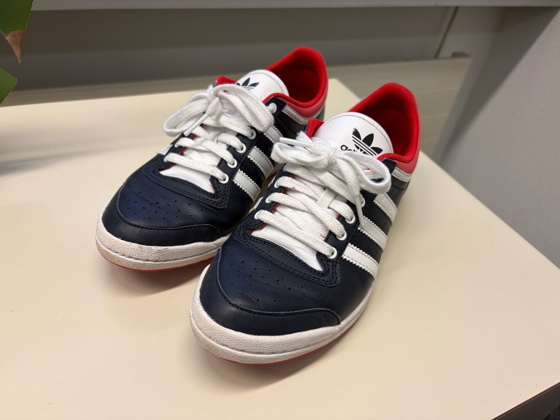 Adidas Scarpe da donna: Adidas Sleek Series Damen Grösse 5.5 oder 38 2/3 – Usato da Malters venduto da and_qsx5 1