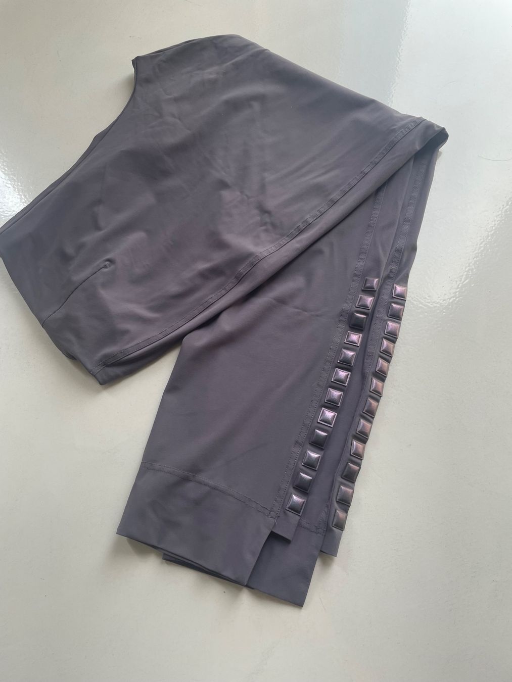 Pantaloni: Sarah Hose 42 EUR – Usato da Minusio venduto da Pink222
