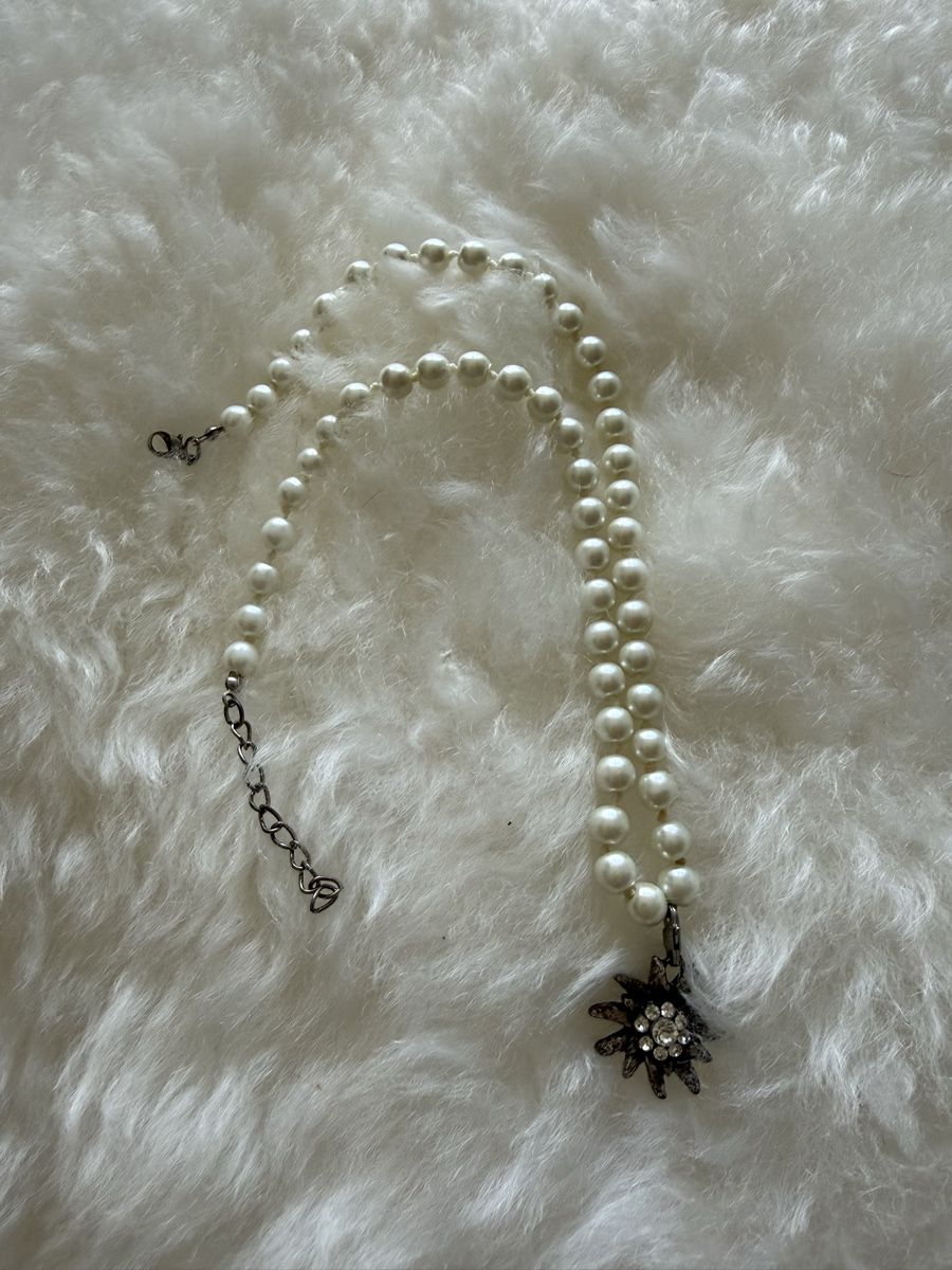 Catenine: Dirndl Kette / Perlenkette / Edelweiss – Usato da Olten venduto da ale_nb2x 1