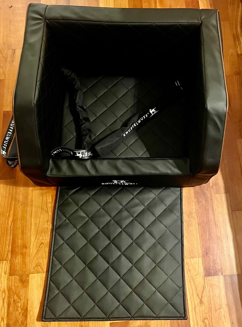 Cucce & Letti: Knuffelwuff Cargo Vordersitz, 55 x 45 x 35 cm – Nuovo (secondo la descrizione) da Wilen b. Wollerau venduto da mittens78 1