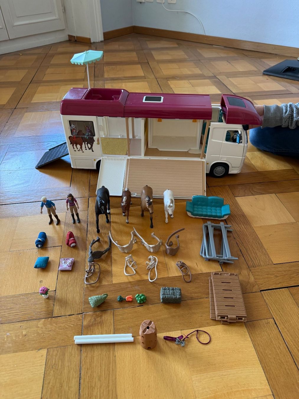 Schleich Spielzeuge: Schleich Pferdetransporter – Gebraucht aus ZÜRICH von Soraone1