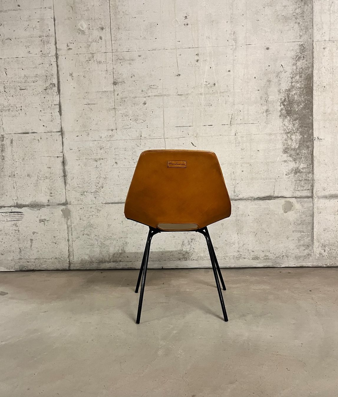 Maisons du monde Stühle: einzelstuhl . pierre guariche . maisons du monde – Gebraucht aus Basel von Rmo4000 1