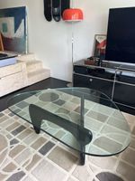 Glas-Couchtisch im Stil von Noguchi in Schwarz