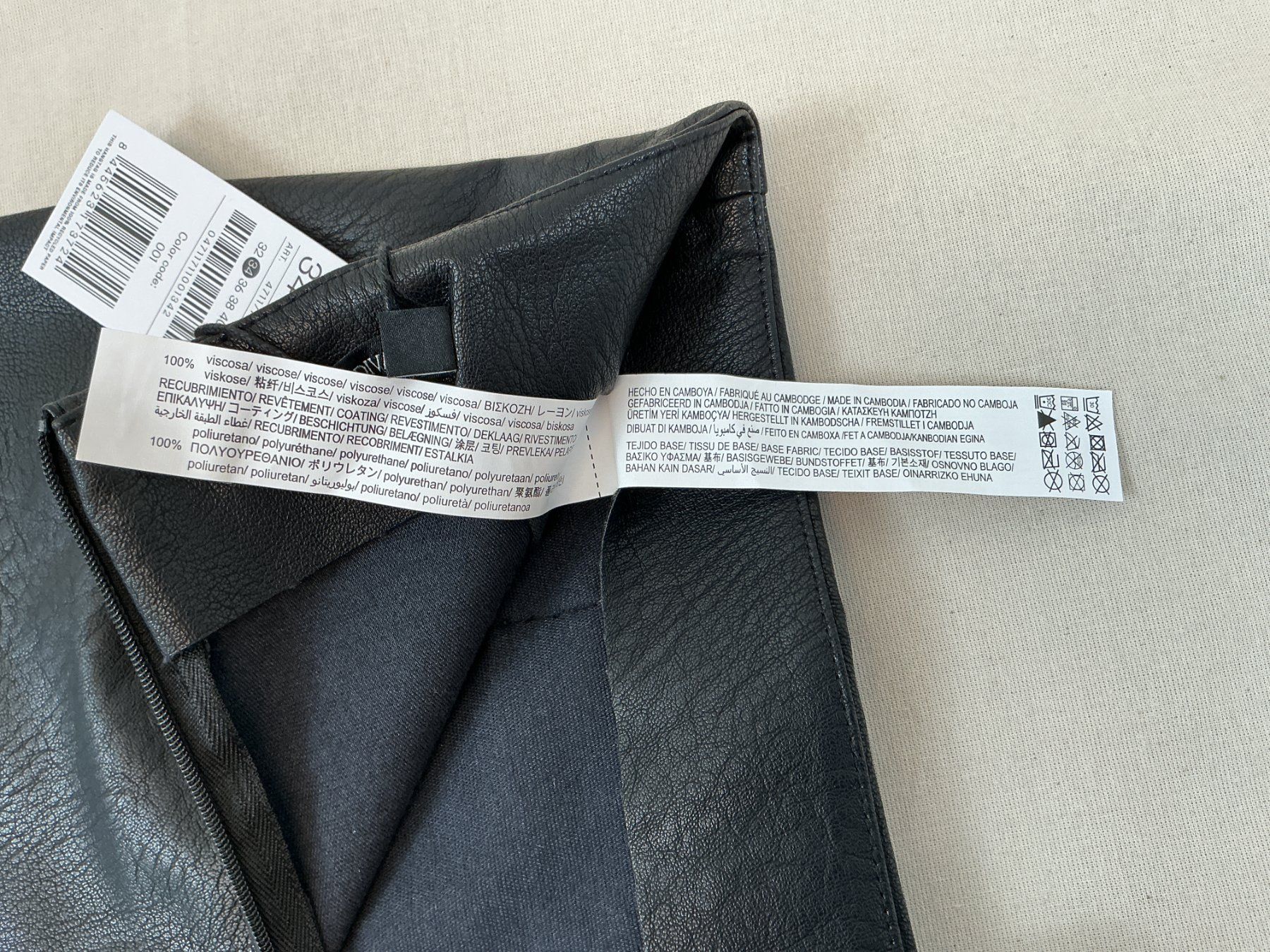 Stradivarius Kleider & Röcke: STRADIVARIUS Minirock schwarz Gr. 34 – Neu (gemäss Beschreibung) aus Richterswil von Restwert_Richterswil 6