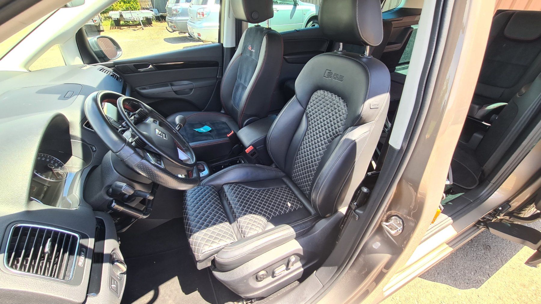 Seat Autos: Seat Alhambra adaptée – D'occasion à Presinge par alienor_24 5