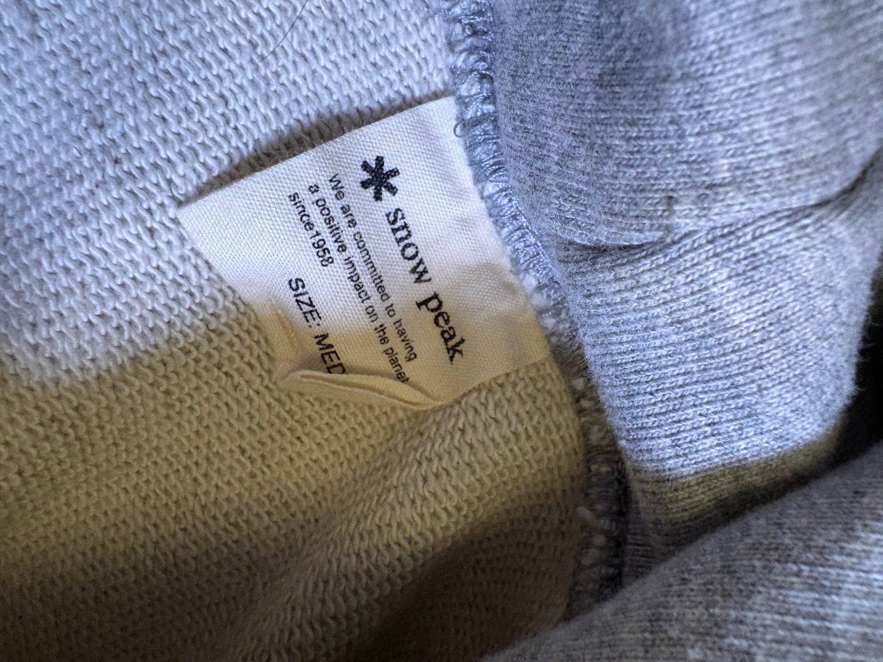 Maglioni & Felpe: Snow Peak Kapuzenpullover grau Grösse M gebraucht – Usato da Binningen venduto da AokiYu 2