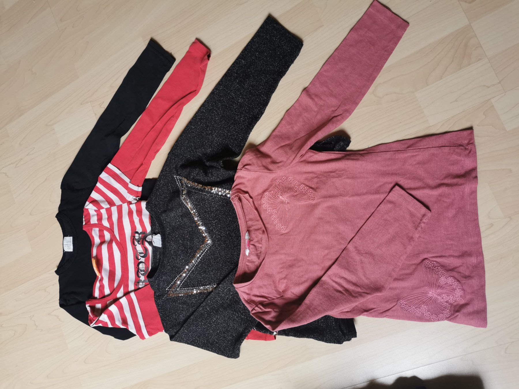 Lotti & Set di vestiti: Kleiderpaket Mädchen Gr. 122-128 – Usato da Oberkulm venduto da Preneur 2