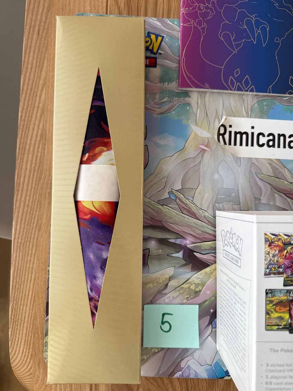 Pokémon Carte collezionabili: UPC Charizard Ultra Premium Collection Box EN geöffnet 5 – Nuovo (secondo la descrizione) da Niederweningen venduto da rimicanardo 1