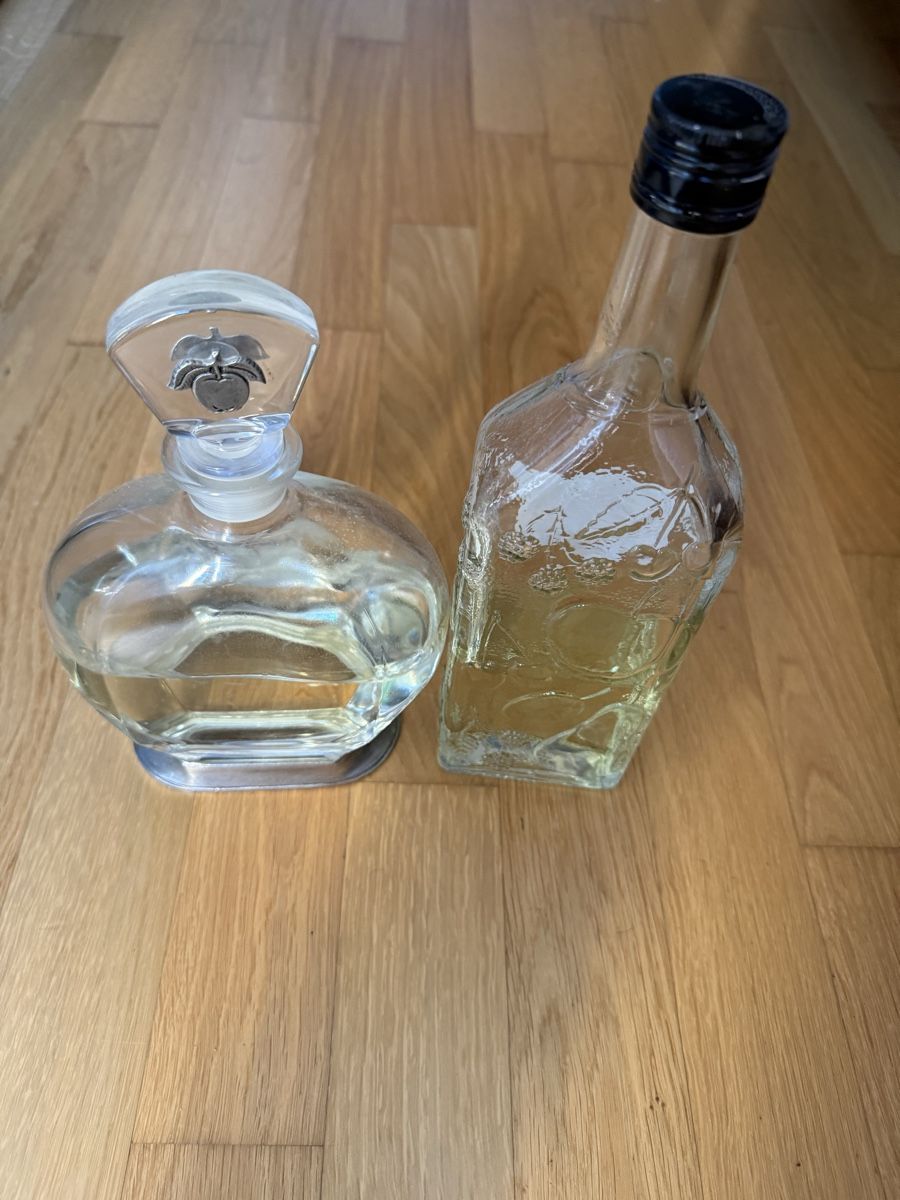 Altro in Stoviglie & Bicchieri: Lot de deux bouteille  – Usato da Tolochenaz venduto da adr_dj58 5