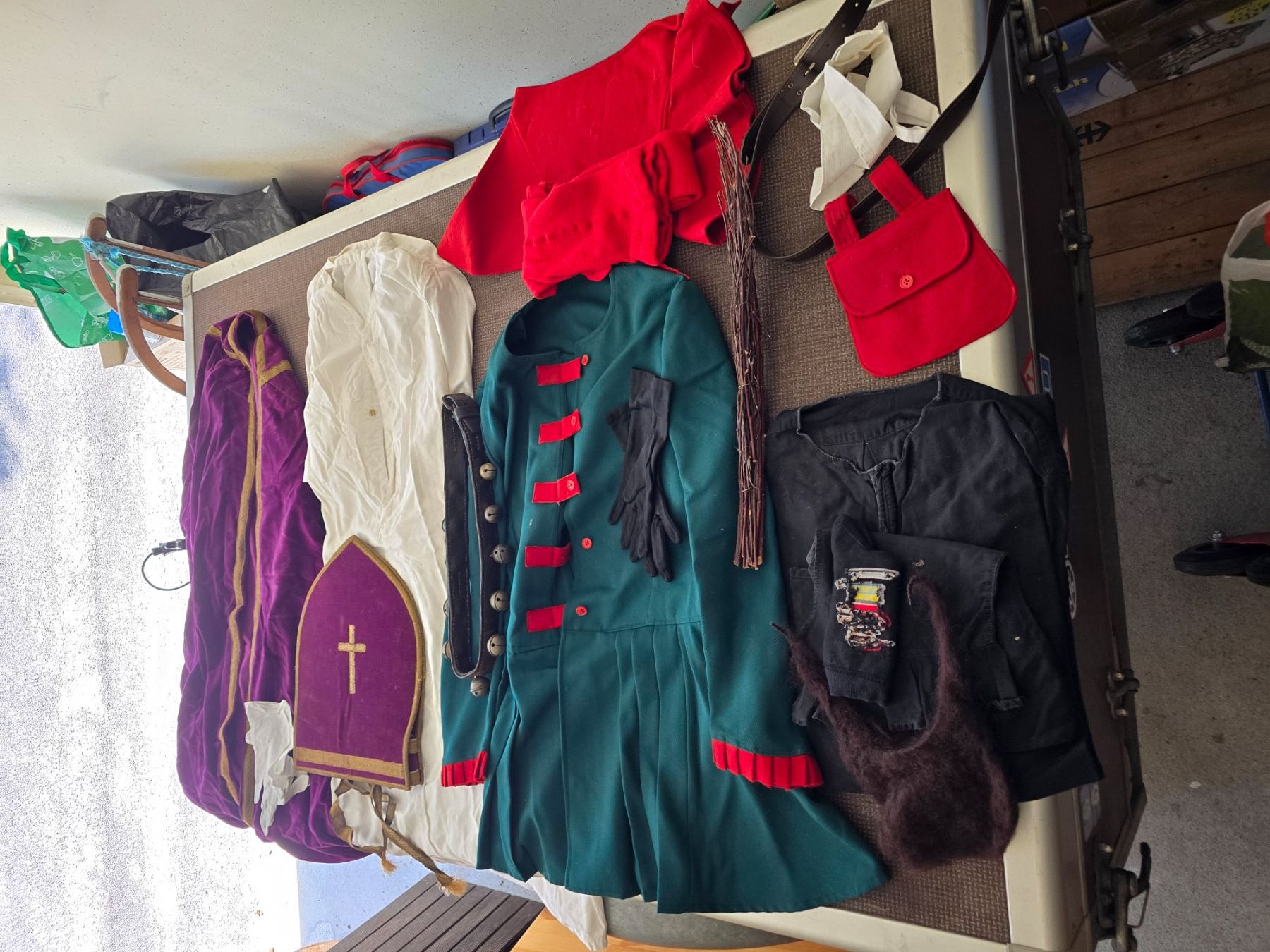 Costumes: SAMICHLAUS mit Zwergli Kostum – D'occasion à Emmenbrücke par bagger58 1