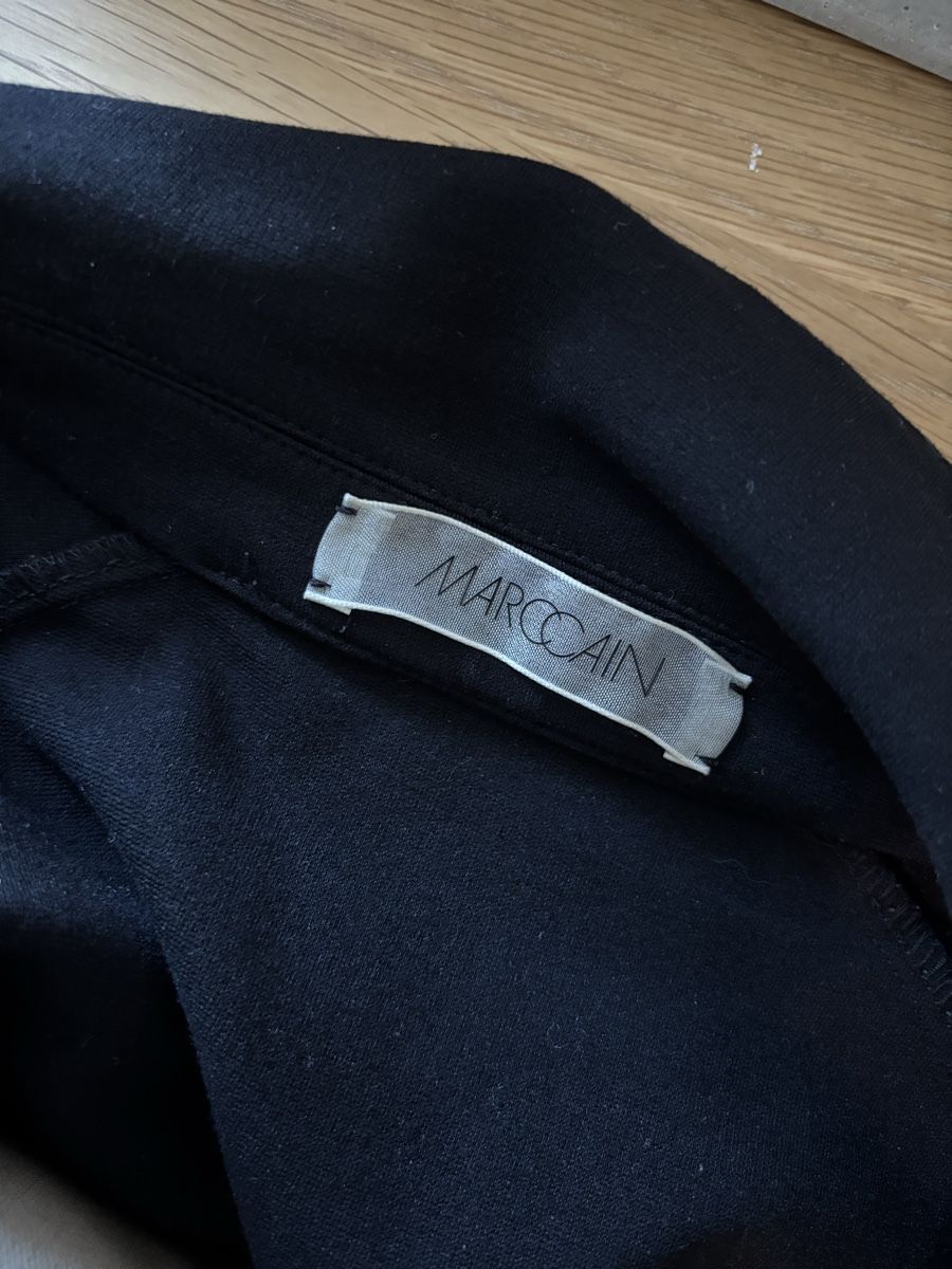 Marc Cain Jacken: Schwarzer Damenblazer von Marc Cain - Grösse 2 / 36 – Gebraucht aus Wetzikon ZH von ger_yvd6 3
