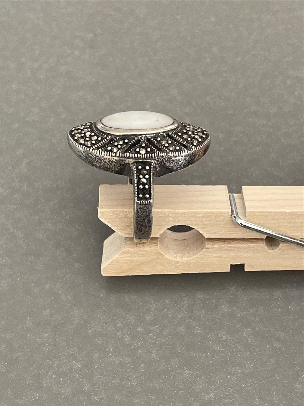 Anelli: ART DECO Perlmutt Markasiten Ring Rg57 – Usato da Basel venduto da gretchen03 3