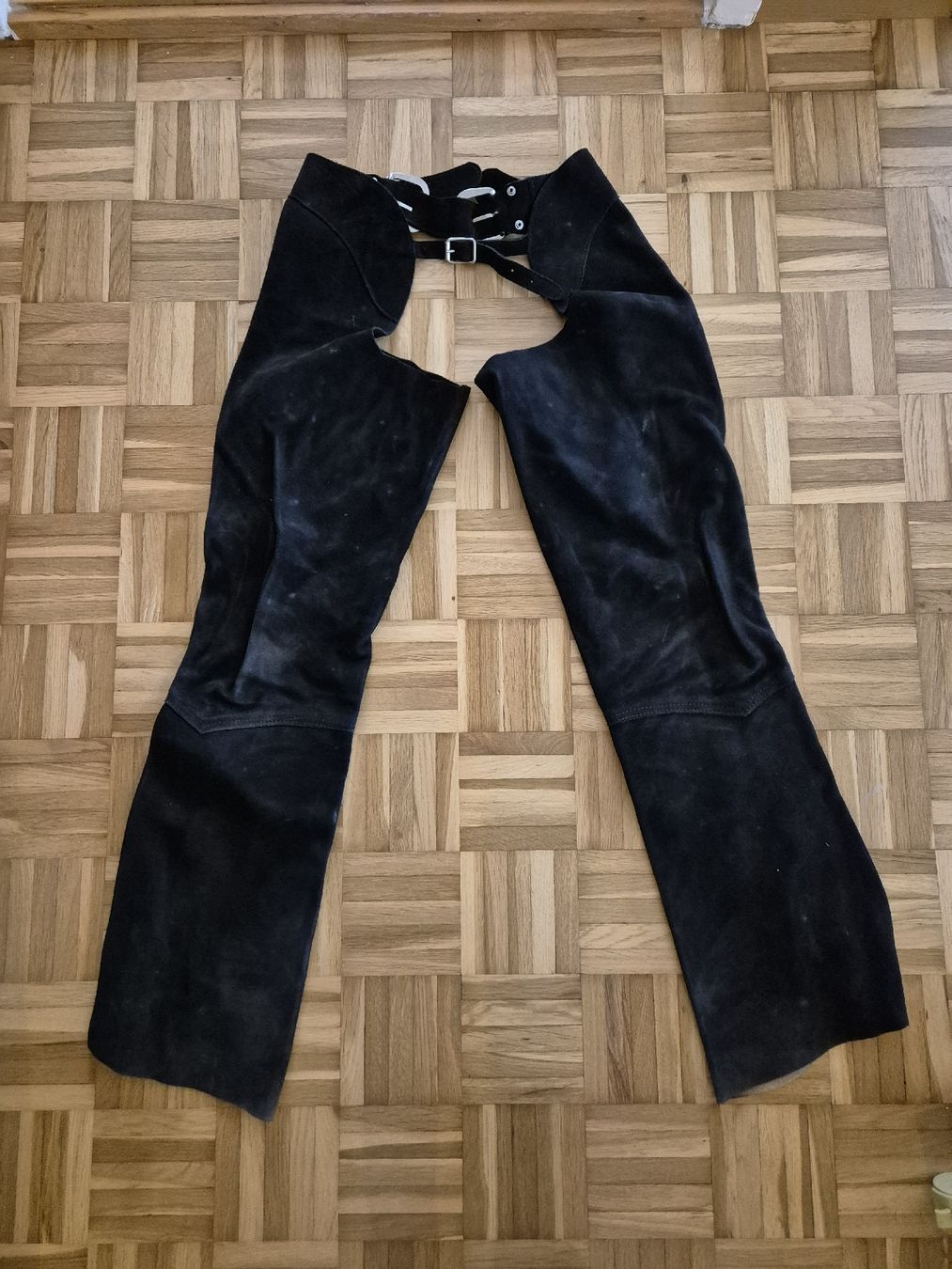 Hosen: Schwarze Leder Chaps, Grösse S – Gebraucht aus Goldach von Mona.93 1