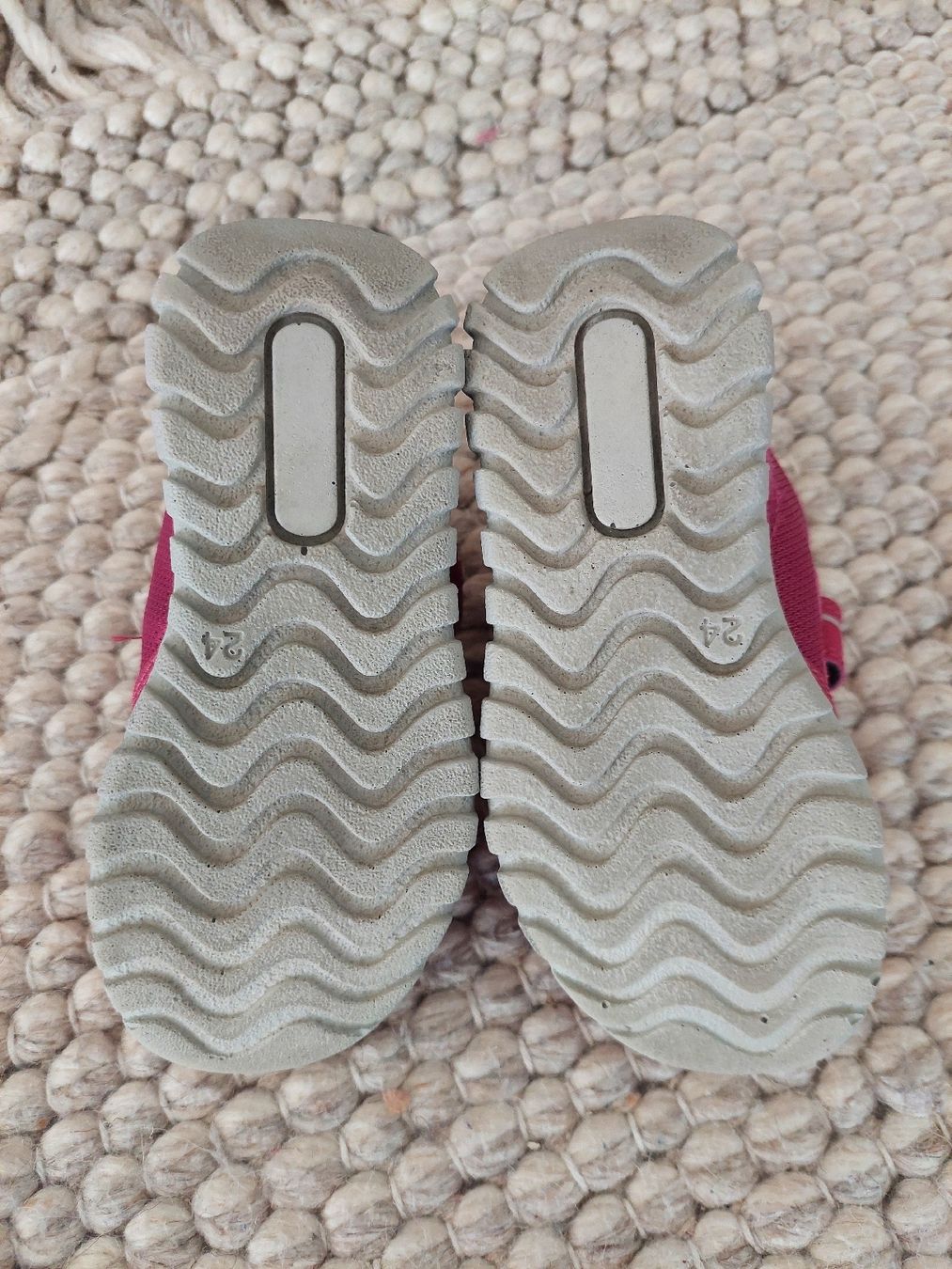 Superfit Scarpe per ragazze: Schuhe Superfit Gr. 24 – Usato da Unterägeri venduto da del_x5dk 1
