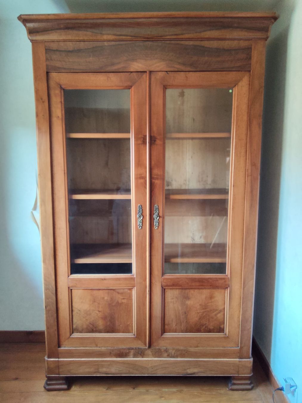 Armadi: Bibliothèque époque Louis-Philippe – Usato da Cossonay-Ville venduto da Aryann34