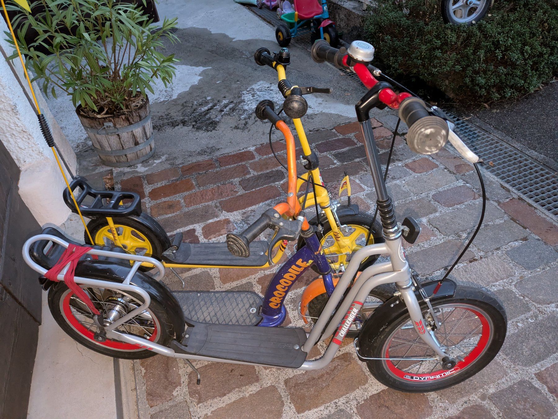 Alle DVDs: Erwachsenen Trotti Scooter – Gebraucht aus Binningen von Smile-46 1