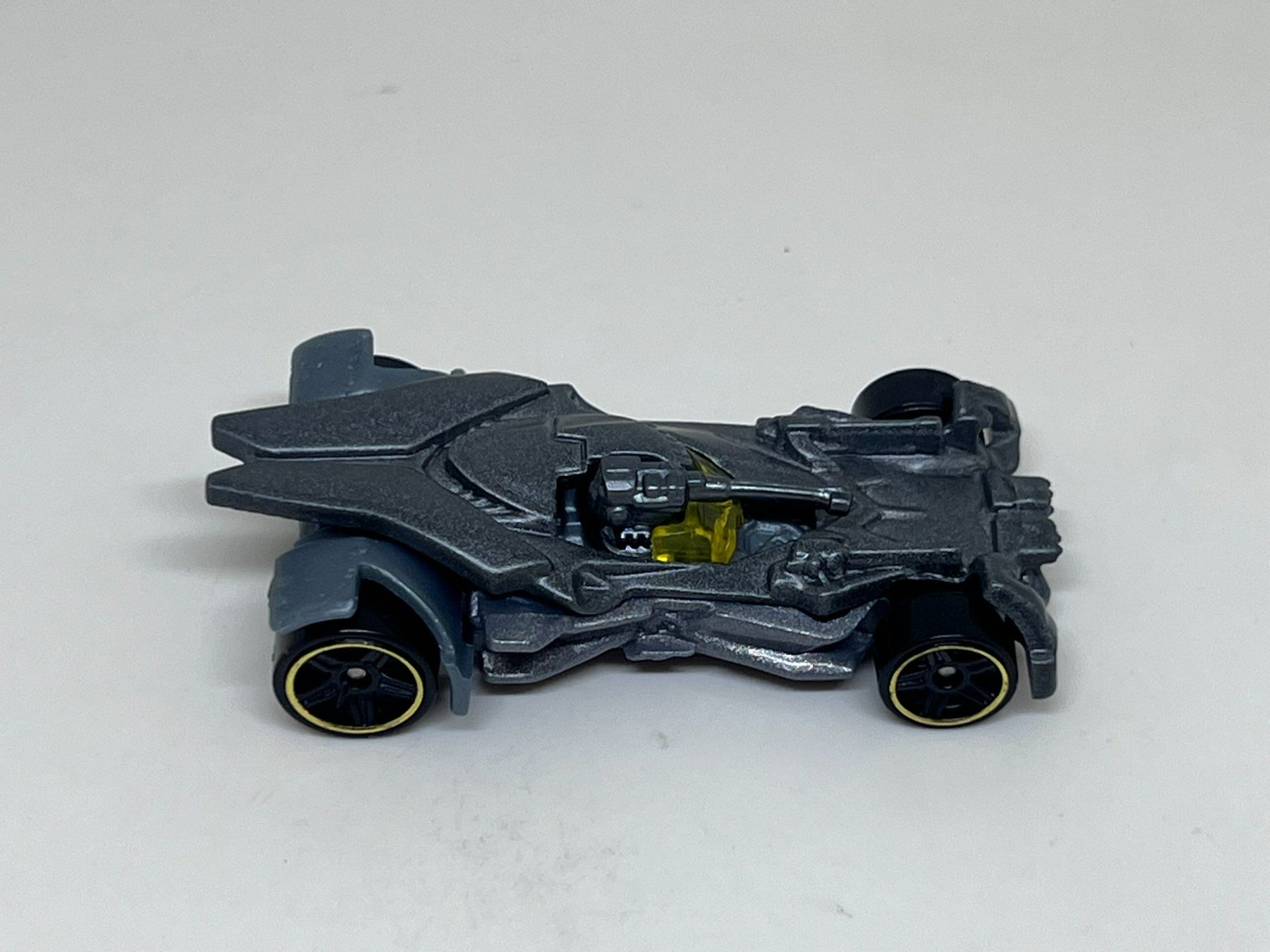 Hot Wheels Modellini d'auto: Hot Wheels Justice League Batmobile #59 – Usato da Wildegg venduto da LaaBoutique 1