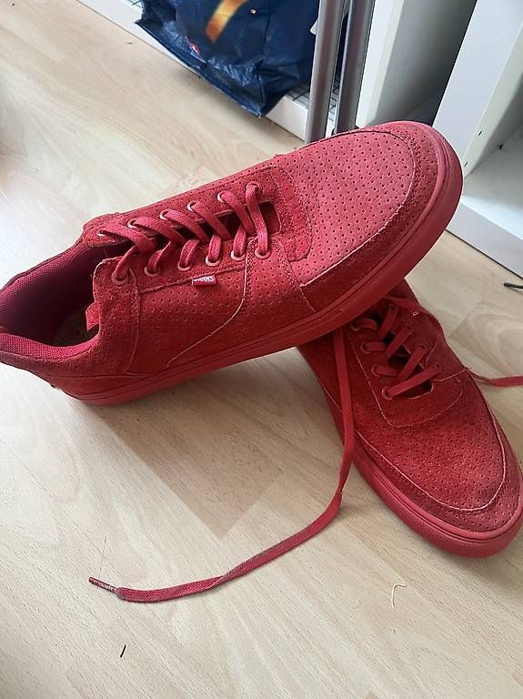 Scarpe da uomo: DJInn's Sneaker – Usato da Inwil venduto da rene_st