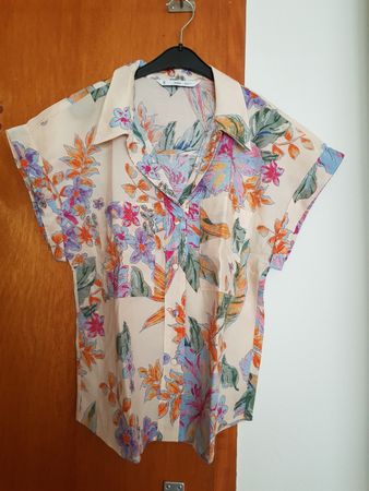 Chemisier MNG à fleurs d'été, taille M - Parfait état!