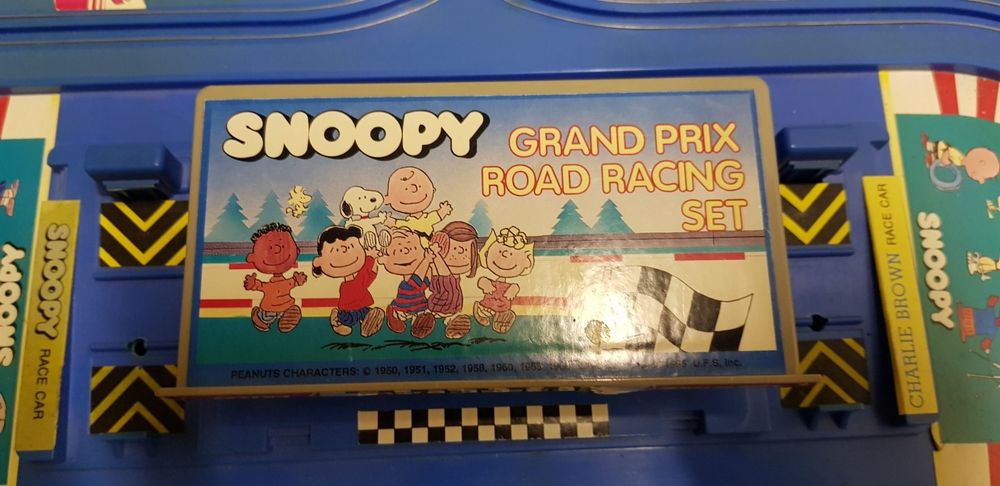 Autorennbahn Snoopy grand prix road racing set (Gebraucht) in Ittigen ...