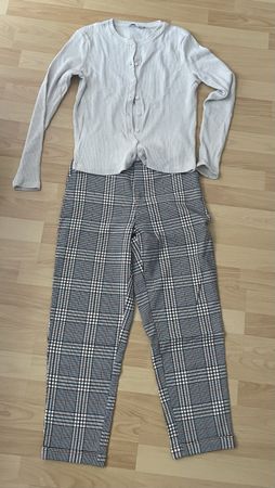 Ensemble pull boutonné + pantalon à carreaux